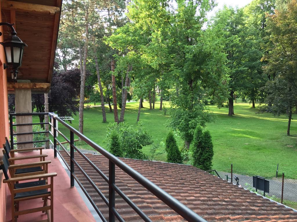 S' Centro - Park Apartments Кралево Экстерьер фото